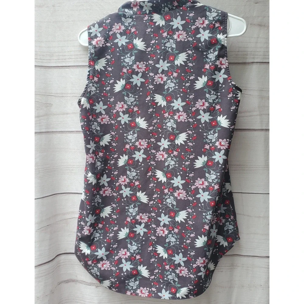 Cabi 5210 Women Sleeveless Floral Button Front Blouse Gray Red Small - Picture 6 of 8